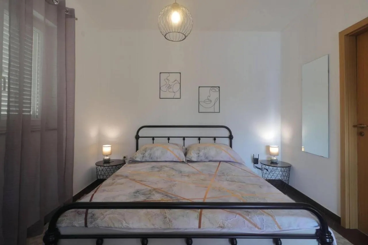 Apartman Studio Pesja Omišalj 0*,  Kroatien